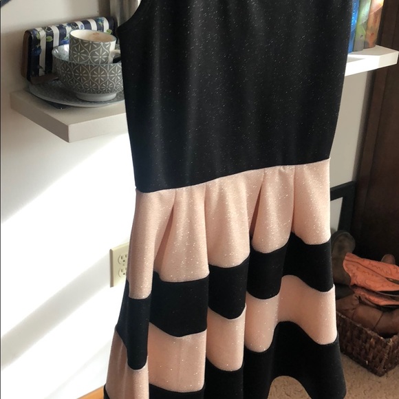 Size 3 sparkly black/nude formal homecoming dress - Picture 4 of 4